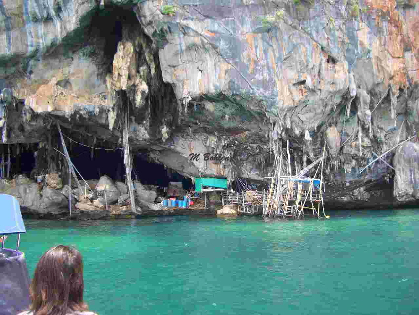 Uterwegs nach Phiphi Island Fischerh�tten im Felsen 
